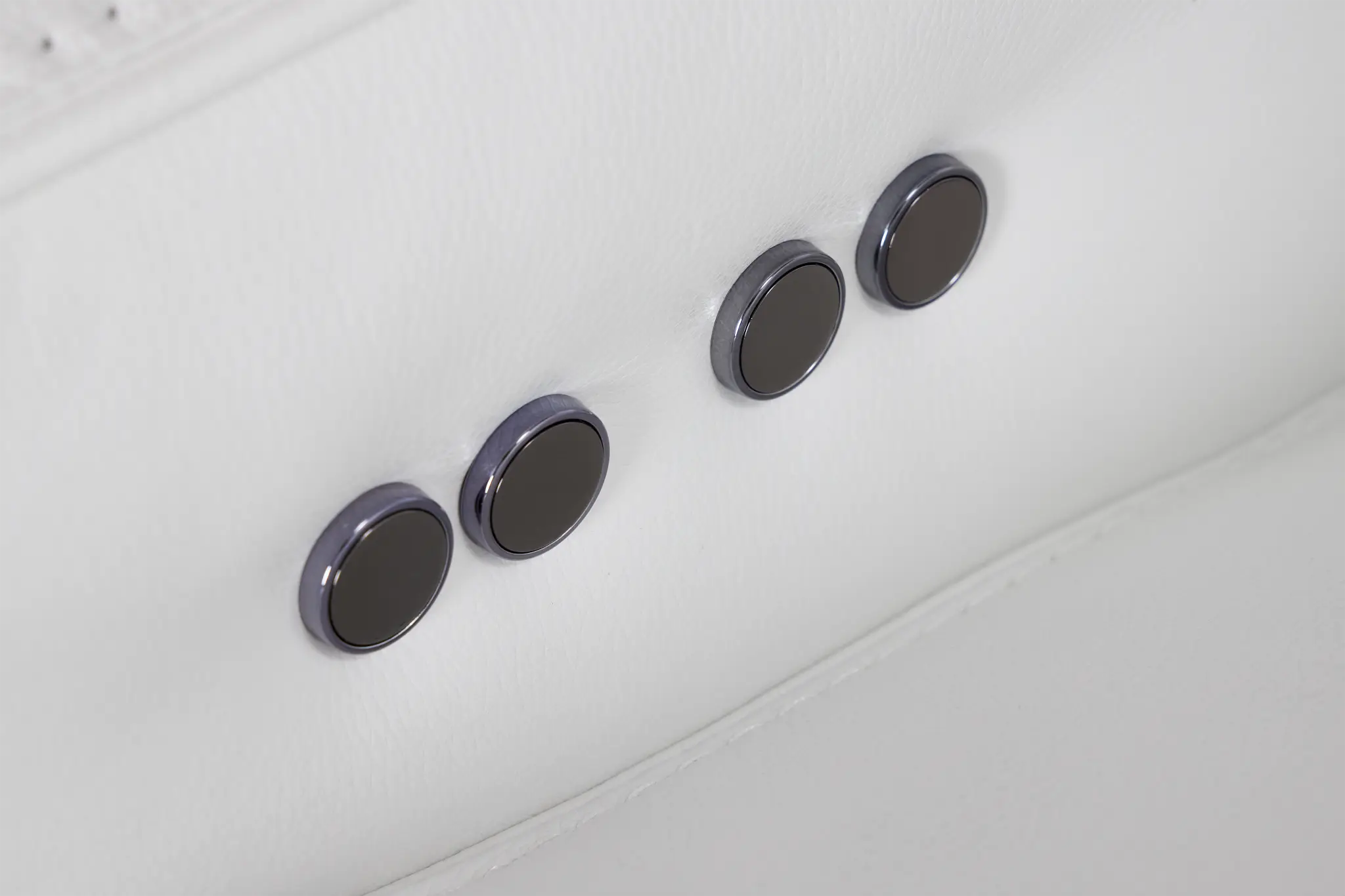 Reign White Lthr/vinyl Medium Dual Power 2-arm Reclining Sectional Reign White Lthr/vinyl Medium Dual Power 2-arm Reclining Sectional