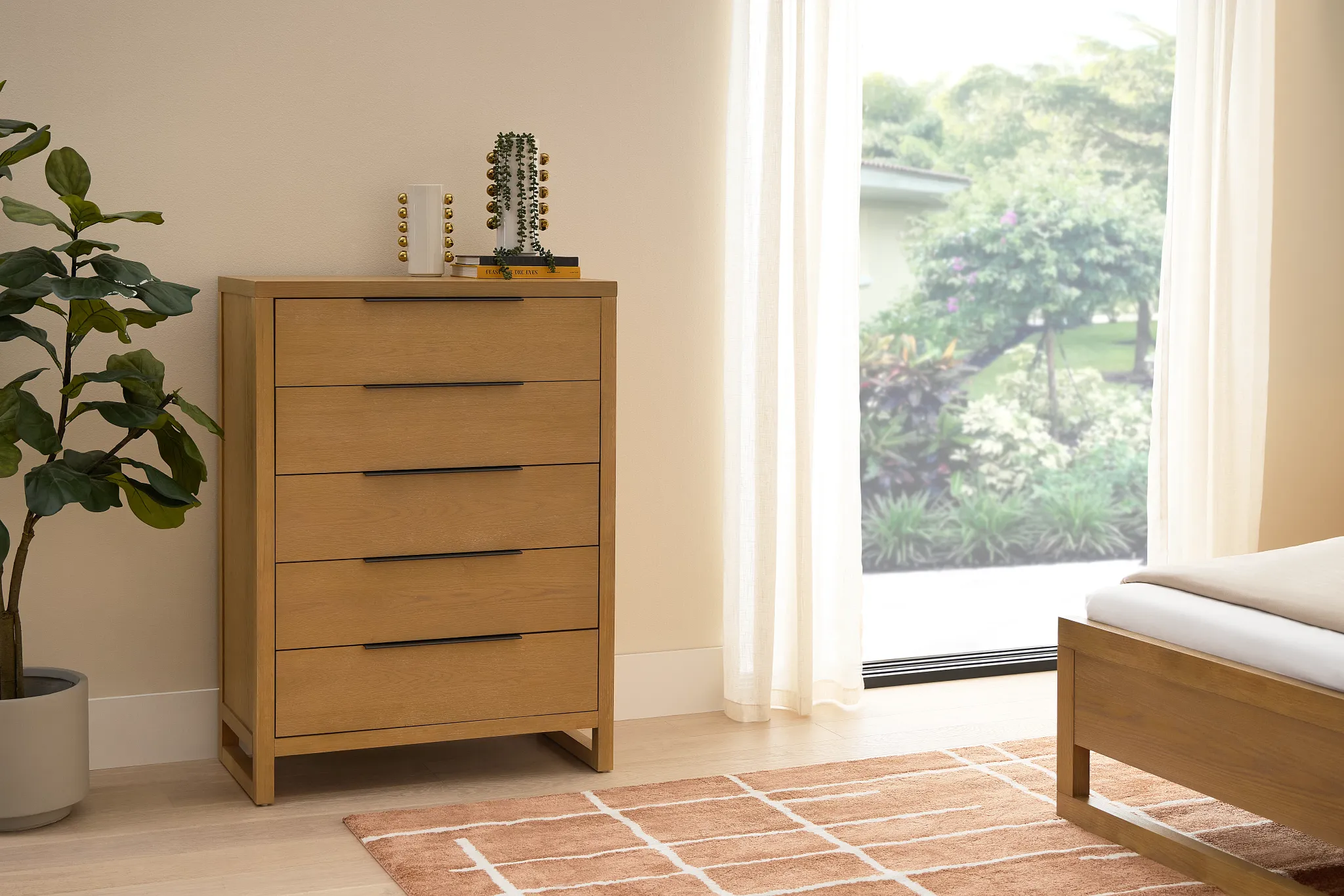 Williamsburg Light Tone 5-drawer Chest