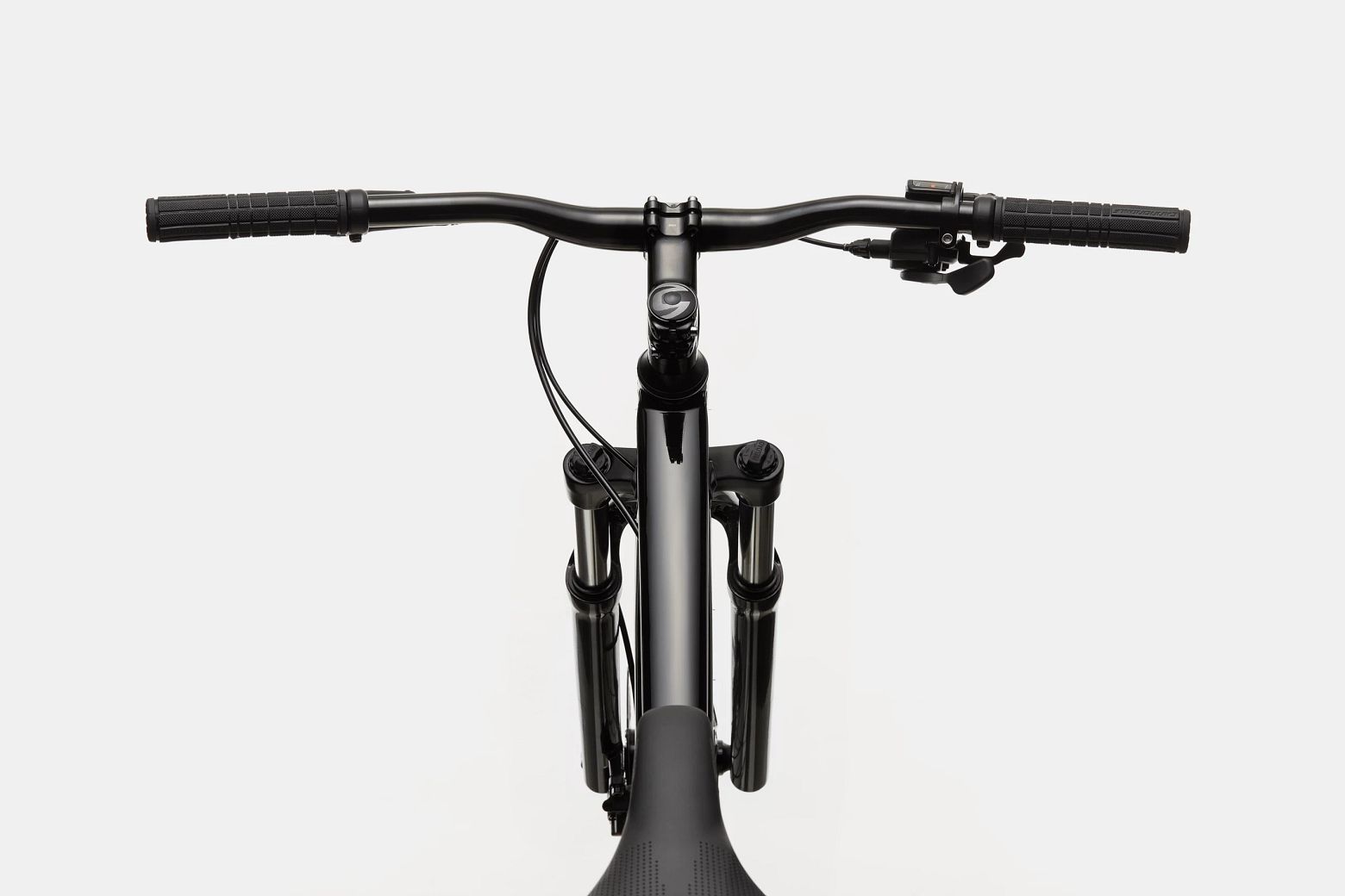 C21_C26811U_Trail_7.1_BLK_D1.