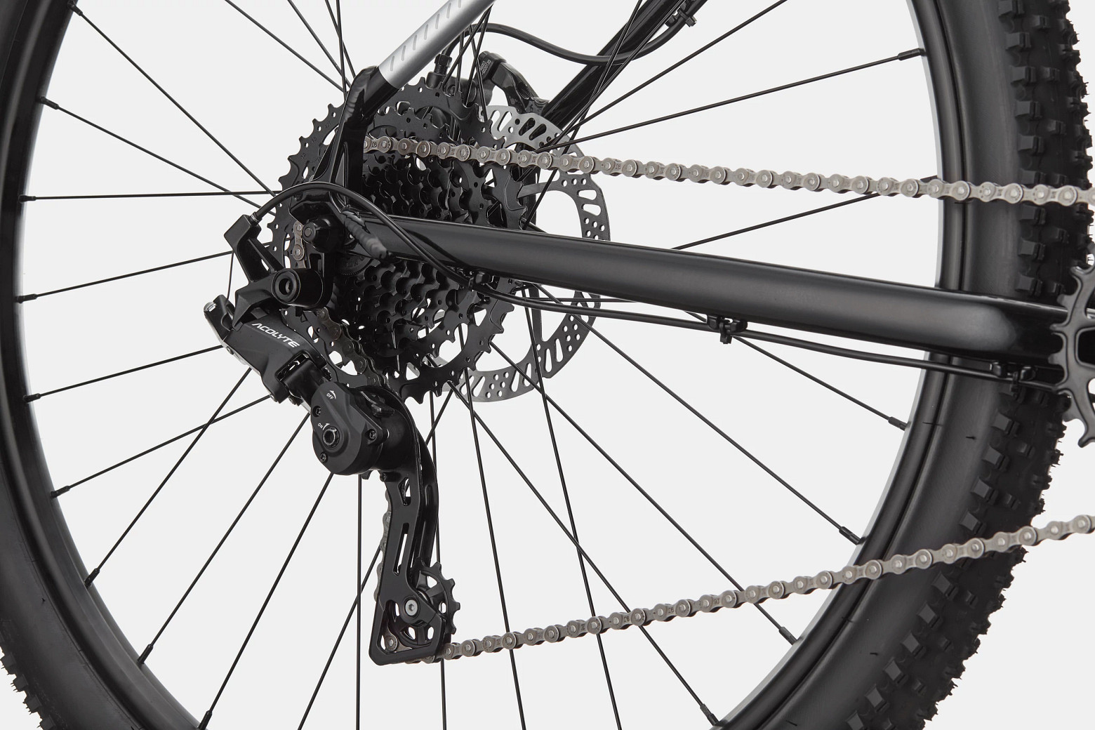 C21_C26811U_Trail_7.1_BLK_D3. 