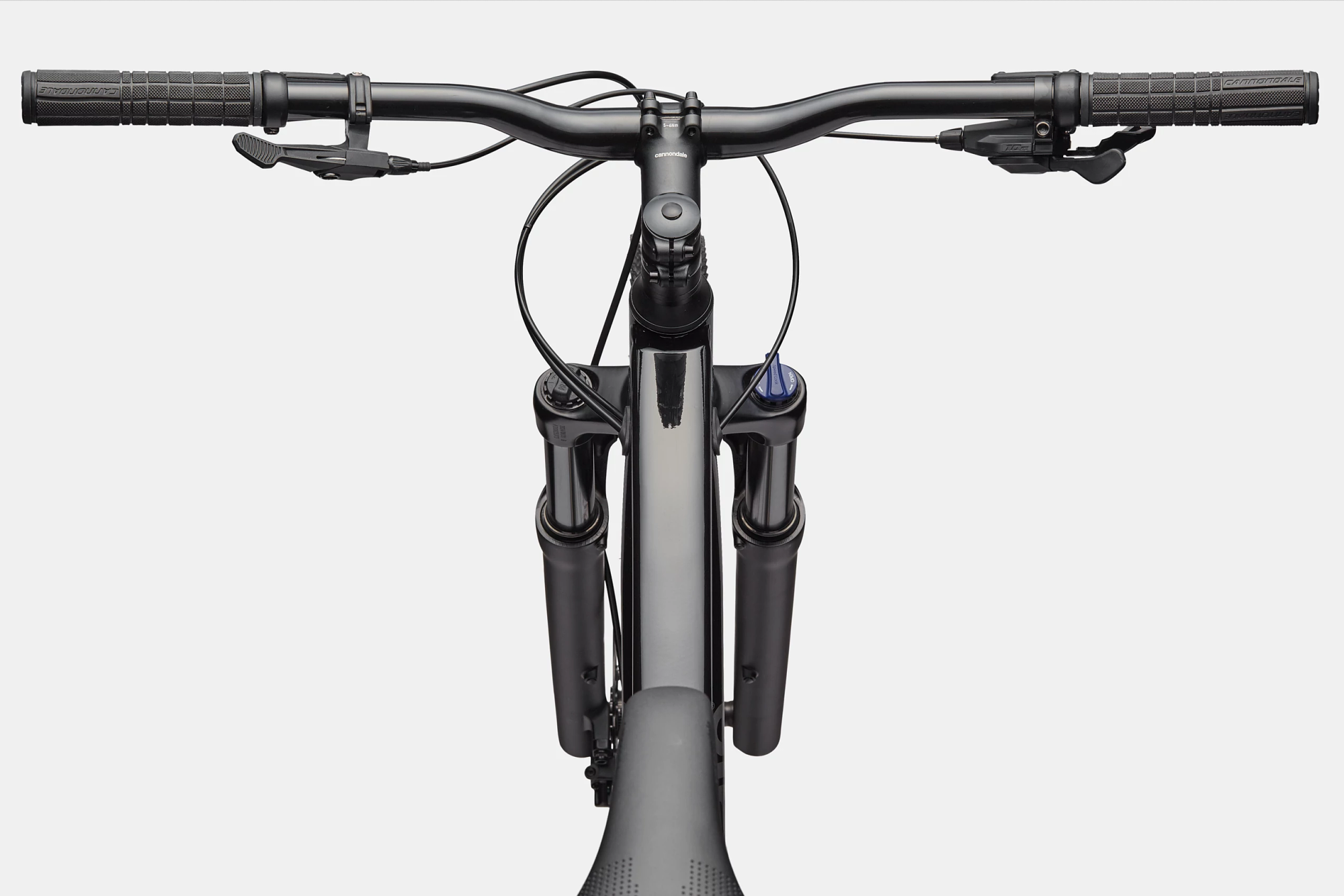 C25_C26055U_Trail_1_BLK_D1.png