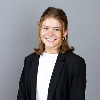 Student Headshot for Liz Della Penna