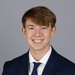 Student headshot for Alec Burns