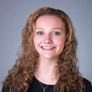 Student Headshot for Carly Wiegel