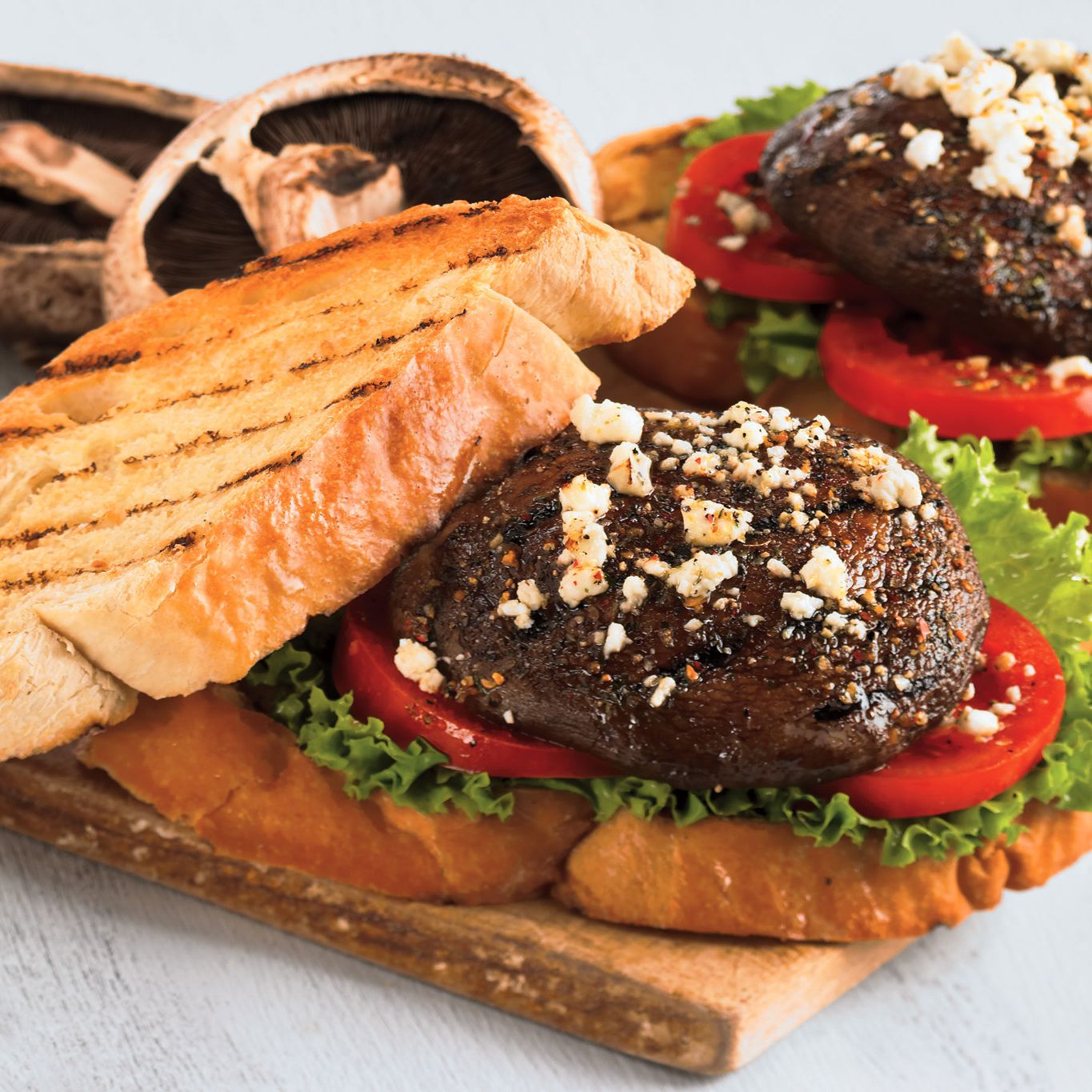 Panini aux champignons portobello grillés | HelloFlavour.ca