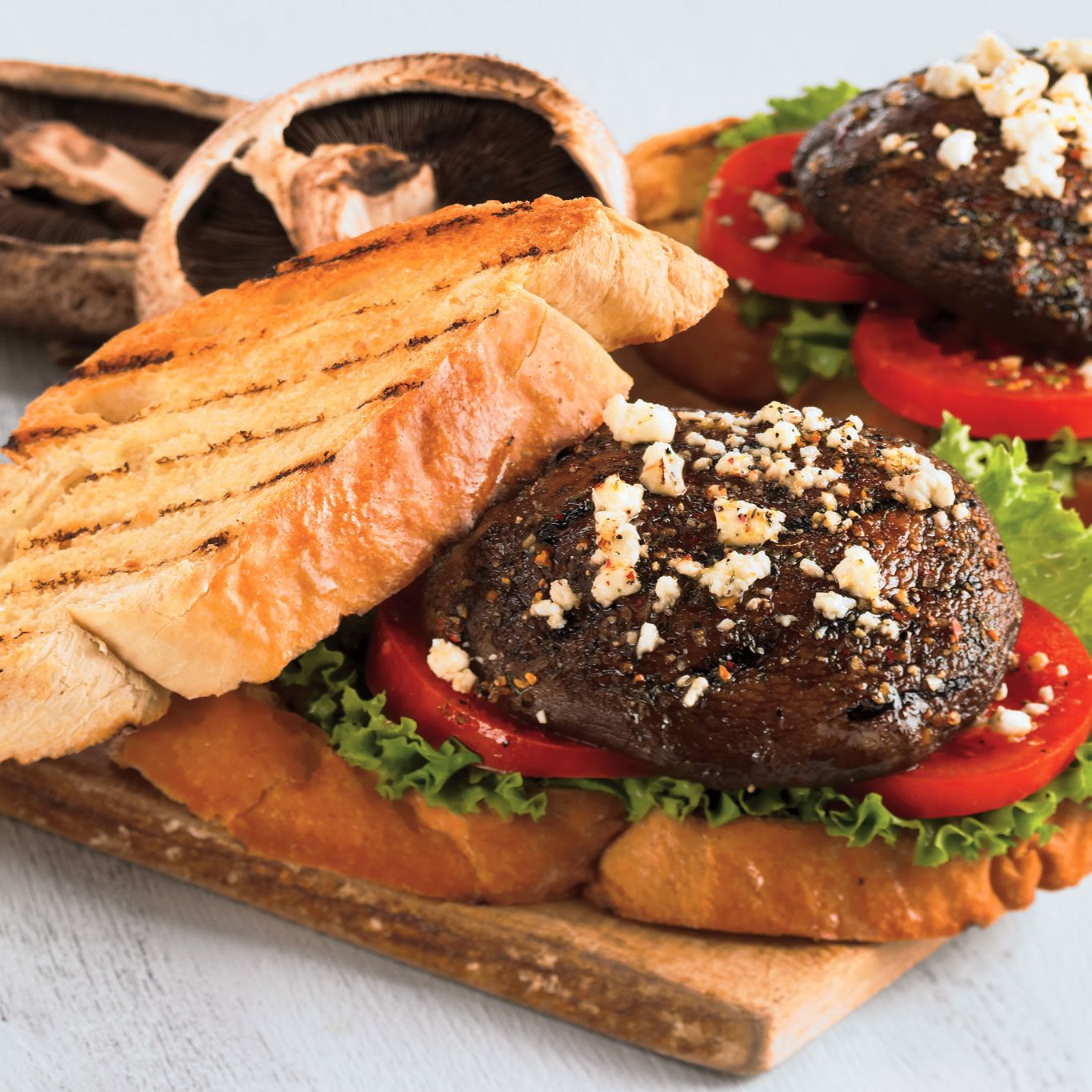 Panini aux champignons portobello grillés | HelloFlavour.ca