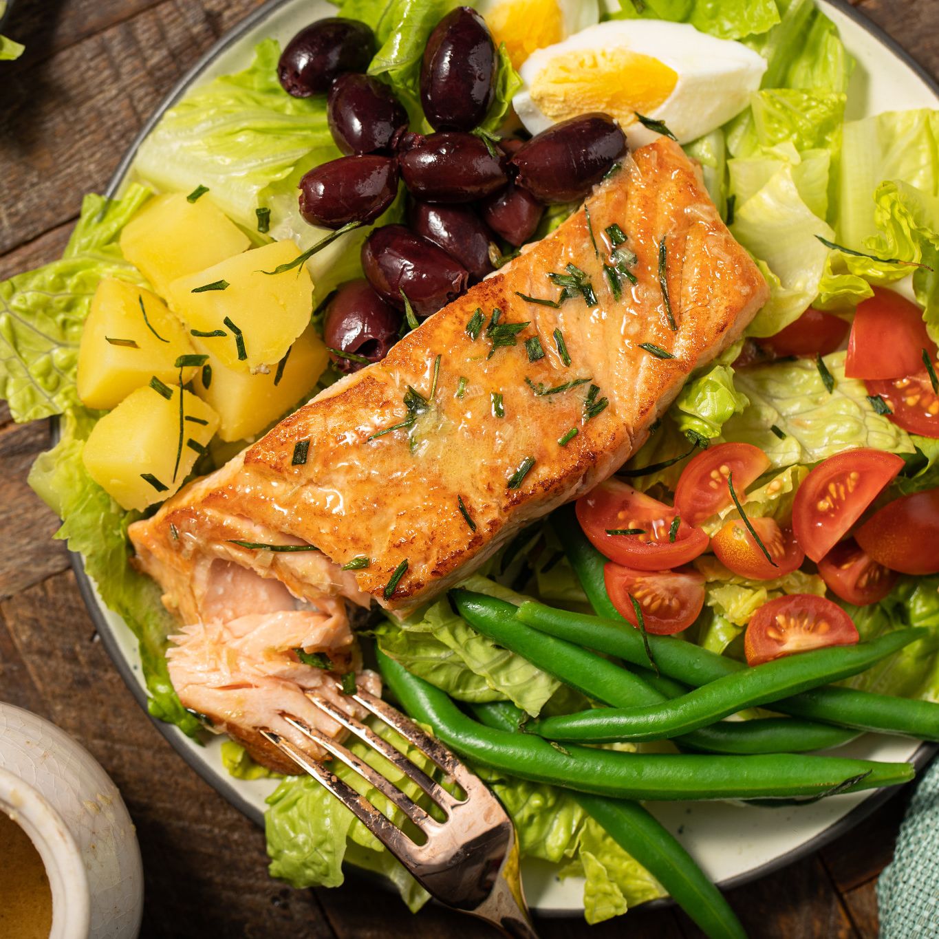 Salmon Nicoise Salad With Lemongrass Chive Dressing Gourmet Garden
