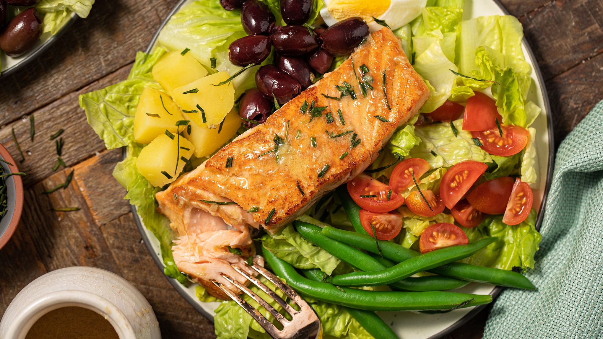 Salmon Nicoise Salad With Lemongrass Chive Dressing Gourmet Garden