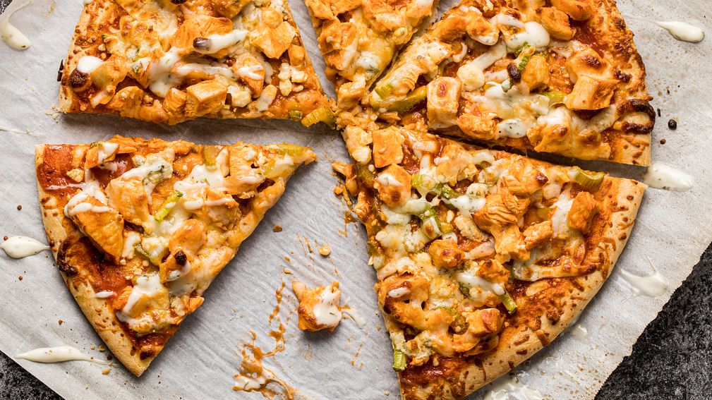 Frank's RedHot® Buffalo Chicken Pizza | Frank's RedHot® US