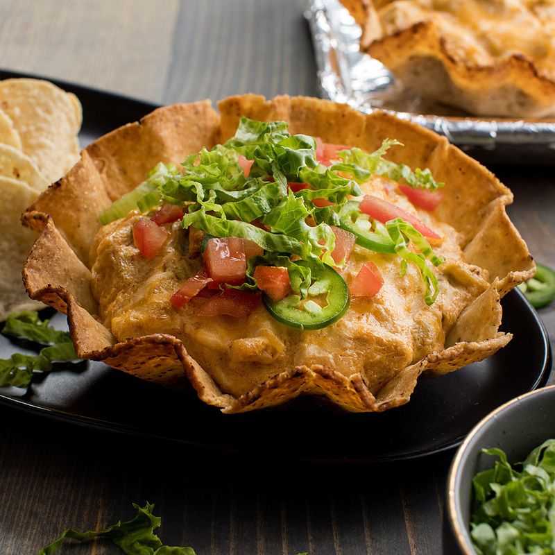 HOT CHEESY ARTICHOKE DIP HOT CHEESY ARTICHOKE DIP