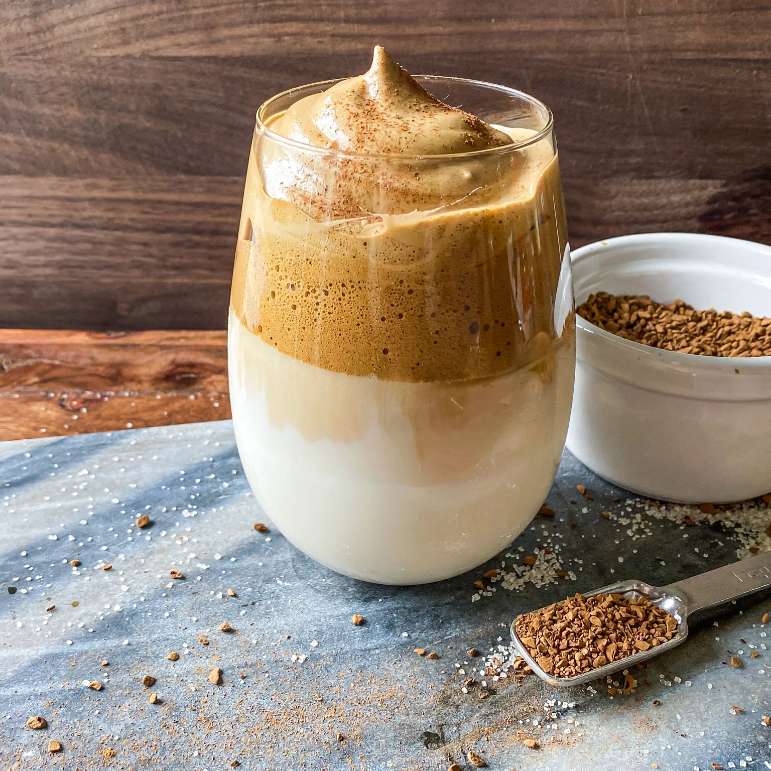Easy Vanilla Cinnamon Whipped Coffee (Dalgona Coffee) HelloFlavour.ca