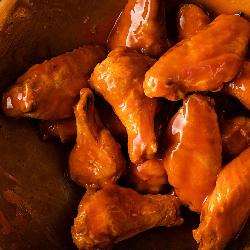 Very Hot Buffalo Chicken Wings Recipe | Frank's RedHot CA