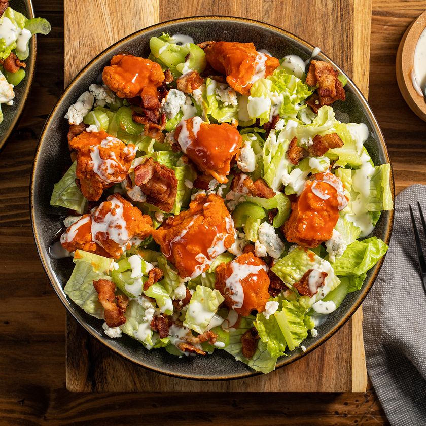 Here's to all our salad lovers🙌🏼 NEW Buffalo Chicken Chopper - Chopped  iceberg lettuce, grape tomatoes, red onions, blue cheese crumbles &…