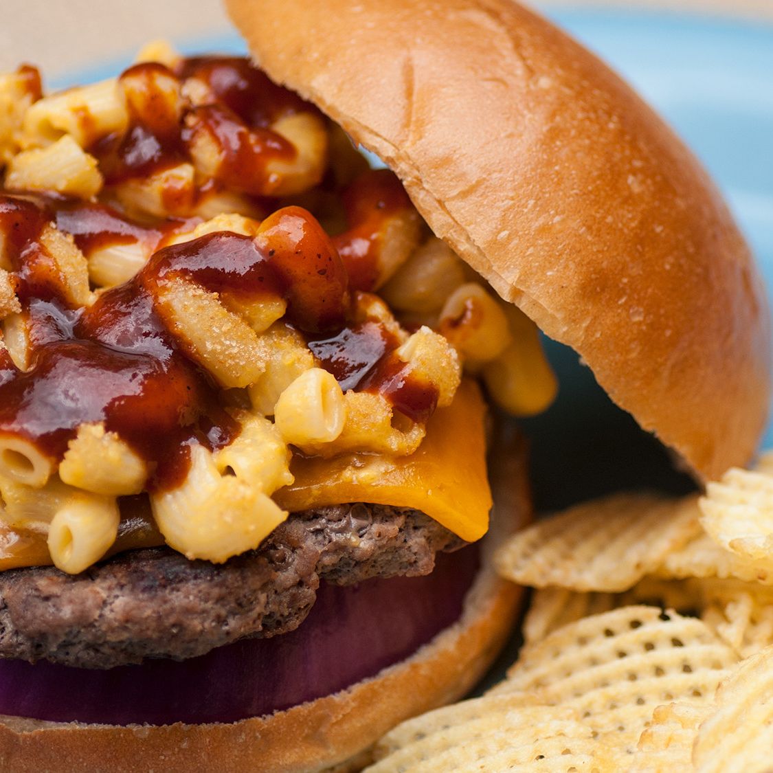 Macaroni And Cheese Burger - Chili Cheeseburger Mac N Cheese - Stir ...