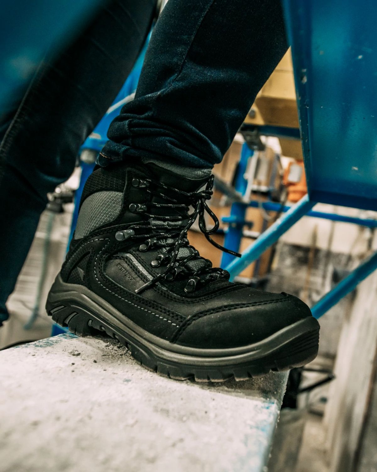 Tradeswoman | Red Wing