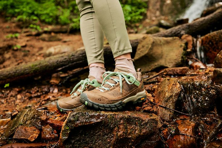Women's Talus AT Low UltraDry™ Hiking Shoe 7367 | Vasque