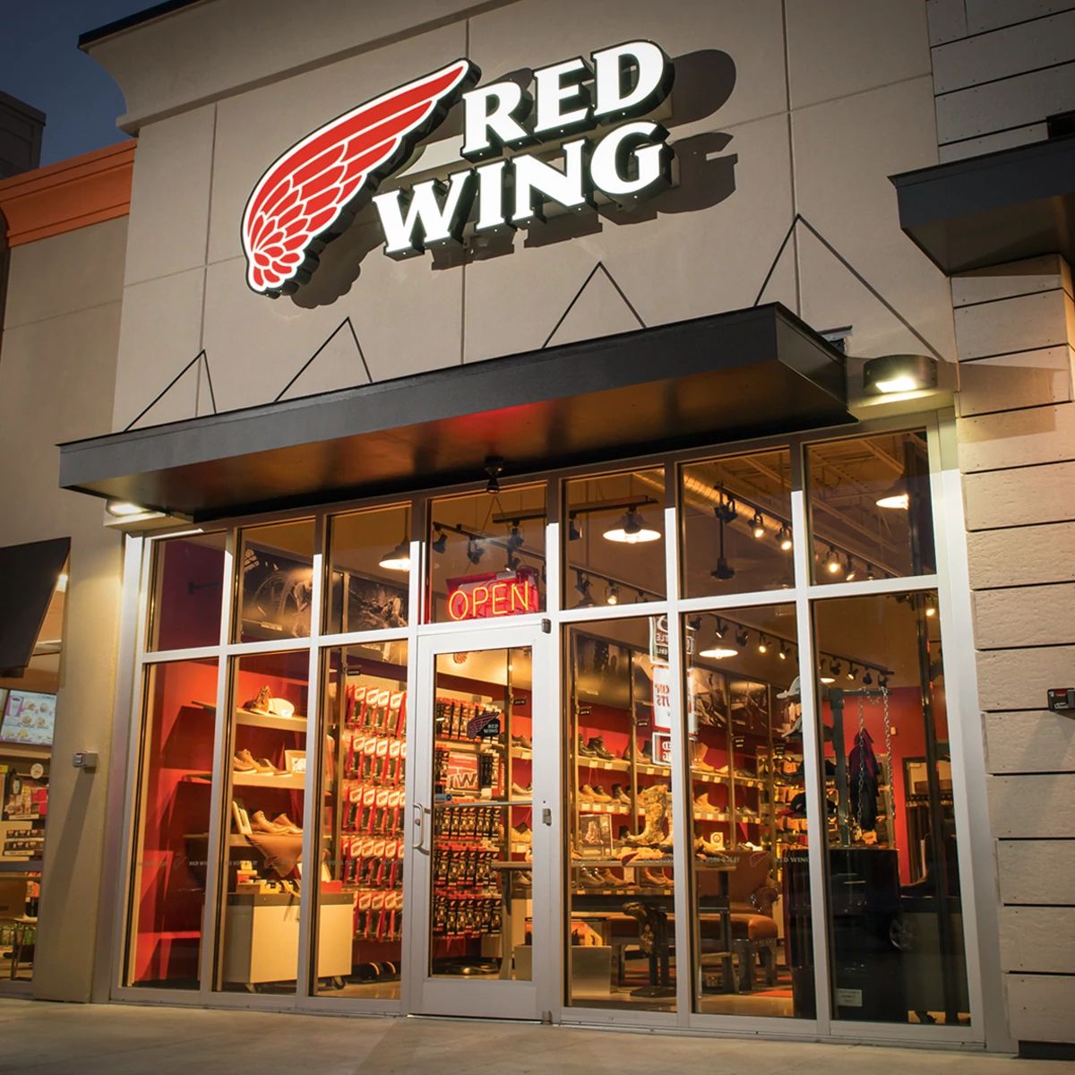 redwing store hours