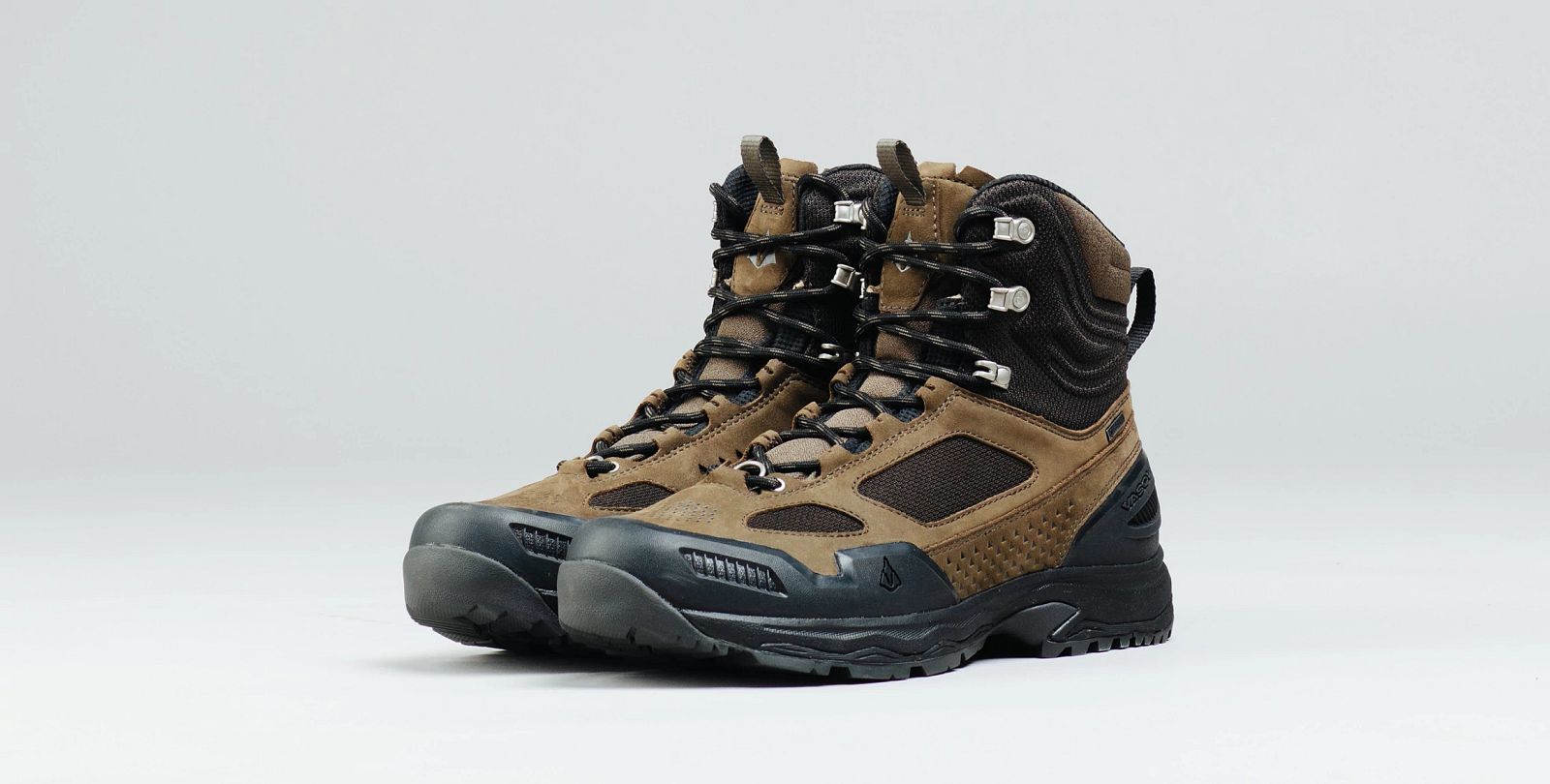 vasque hiking boots canada