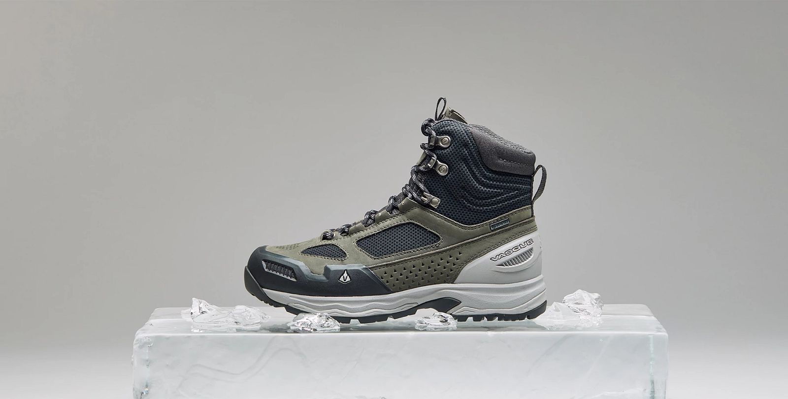vasque walking boots