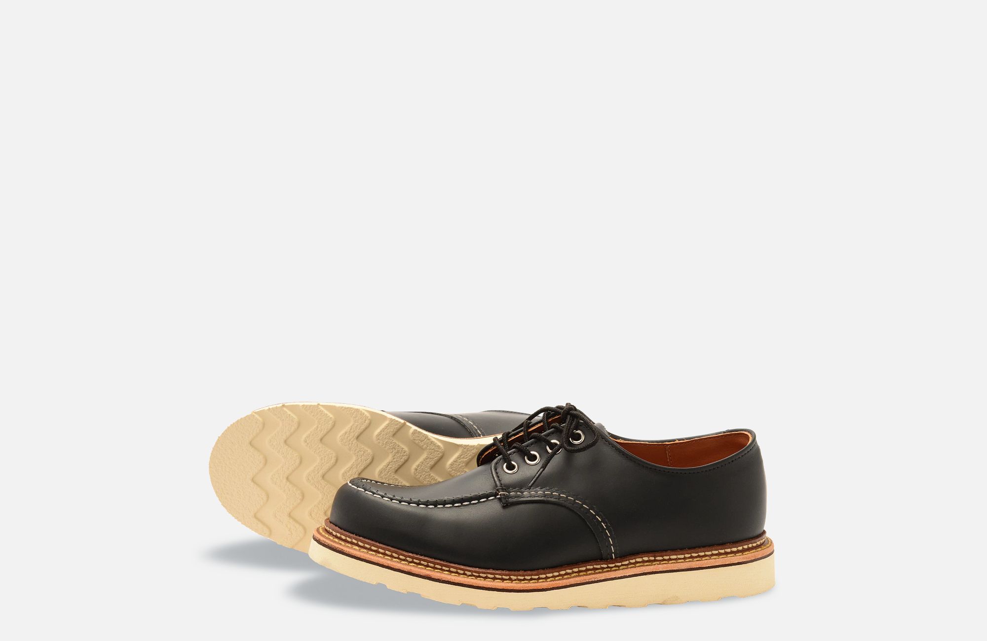 Men's Classic Oxford in Black Leather 8106 | RedWing