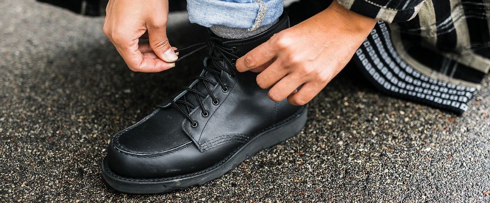 red wing all black moc toe