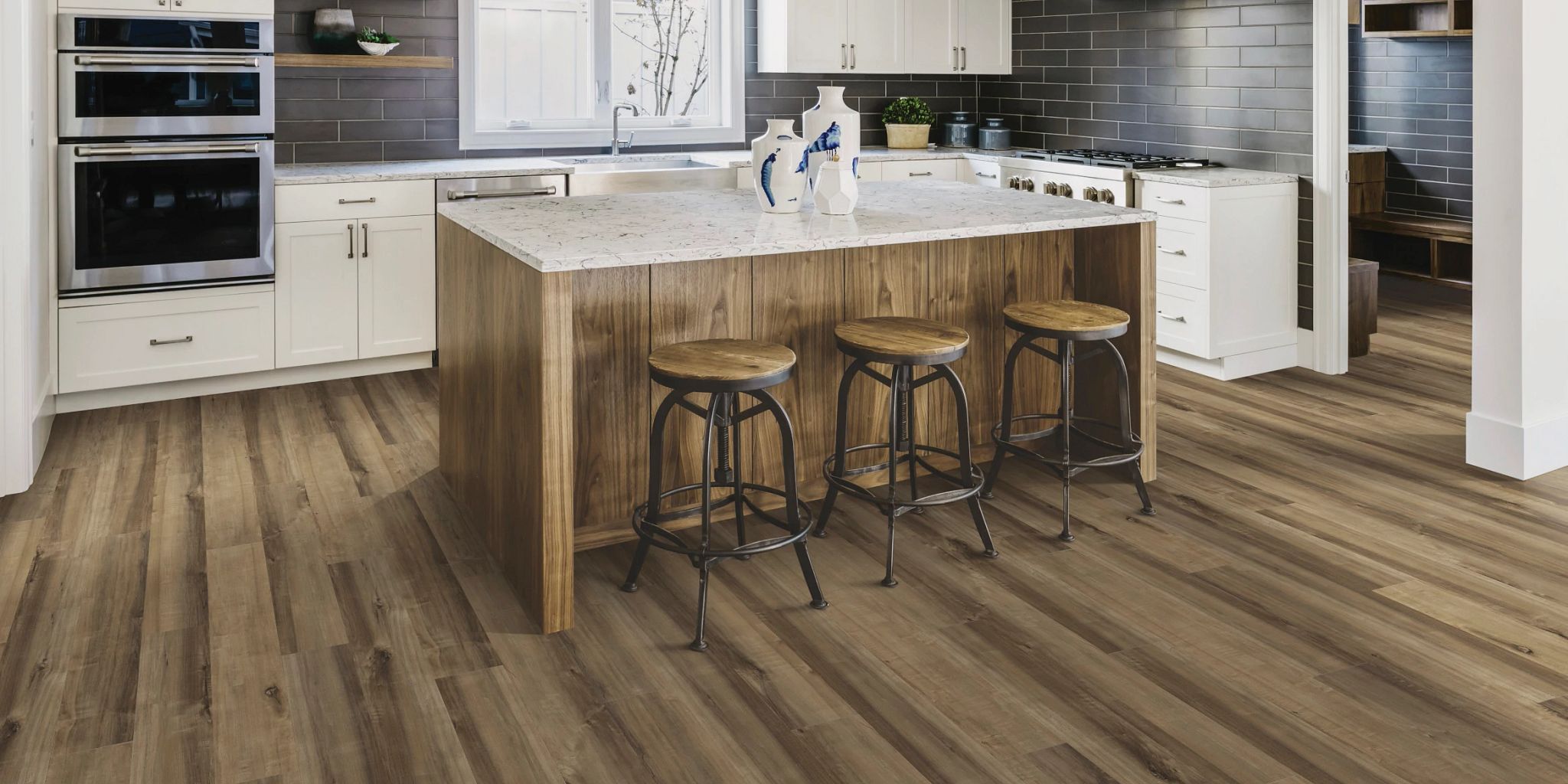 Harwood vs Laminate Flooring: The Pros and Cons - MYMOVE