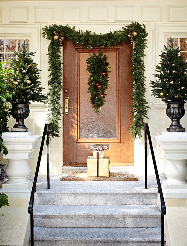 Door Decorating Ideas for Christmas | Balsam Hill