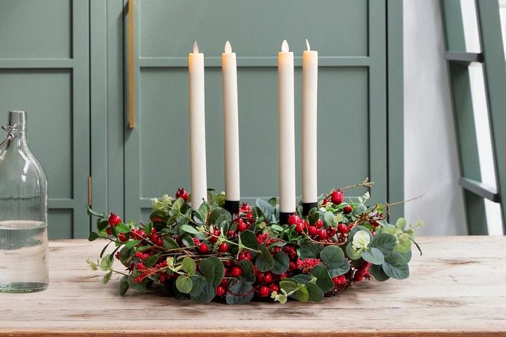Adventskranz als typischer deutscher Weihnachtsbrauch