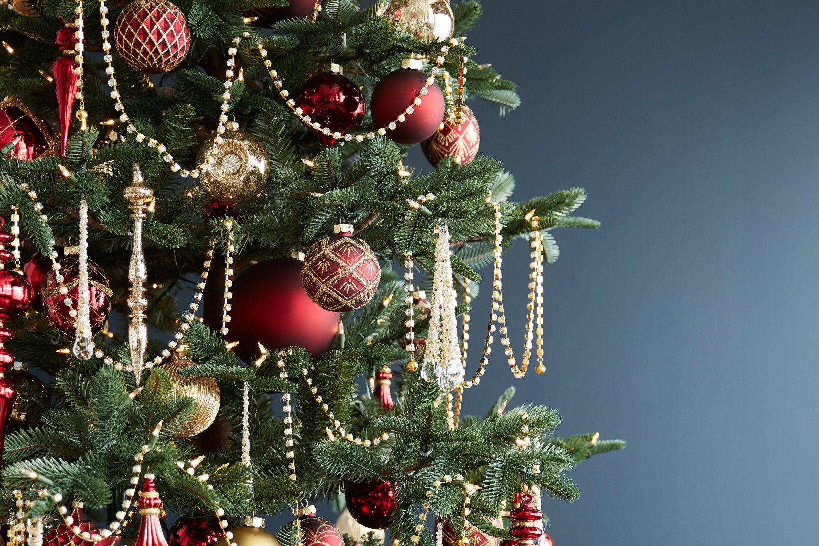 Best Artificial Christmas Tree Buying Guide Balsam Hill