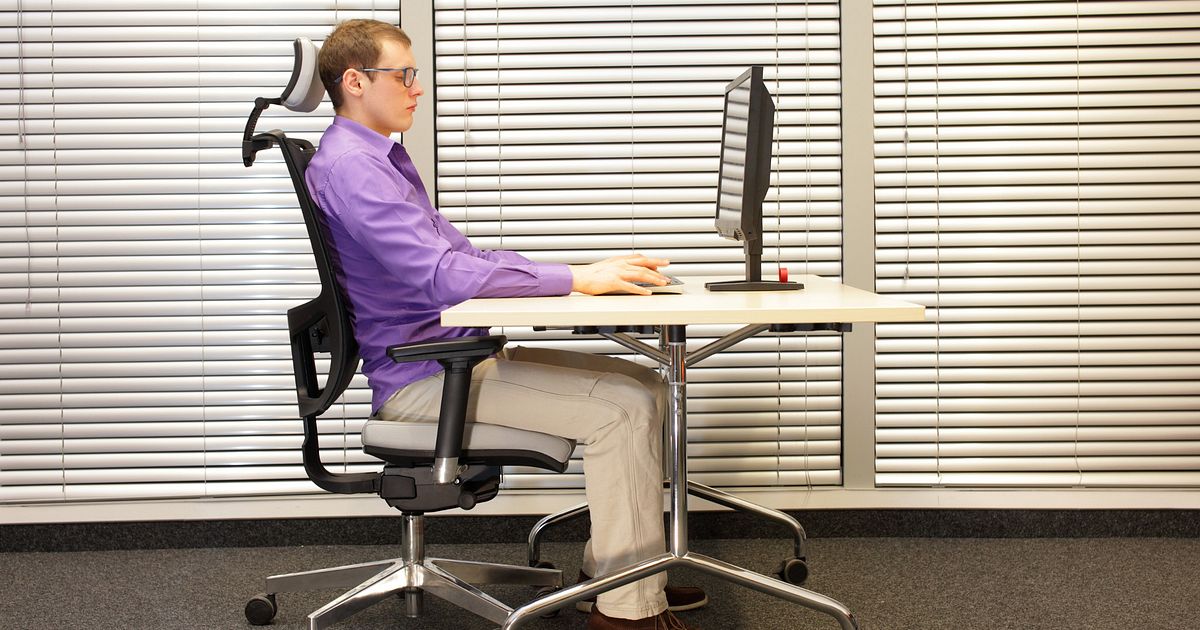9 Ergonomic Tips For Synchronizing Your Work Station And Office Chair