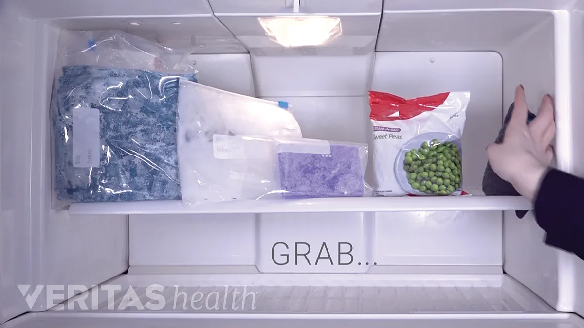 Ice pack without clearance freezer