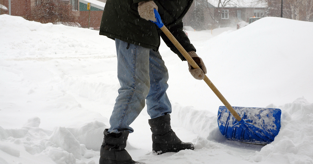 Snow Shovelling For Back Patients Riders With Health Issues snow-shovelling-for-back-patients-riders-with-health-issues