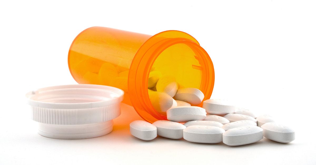 What are some common narcotic pain medications?