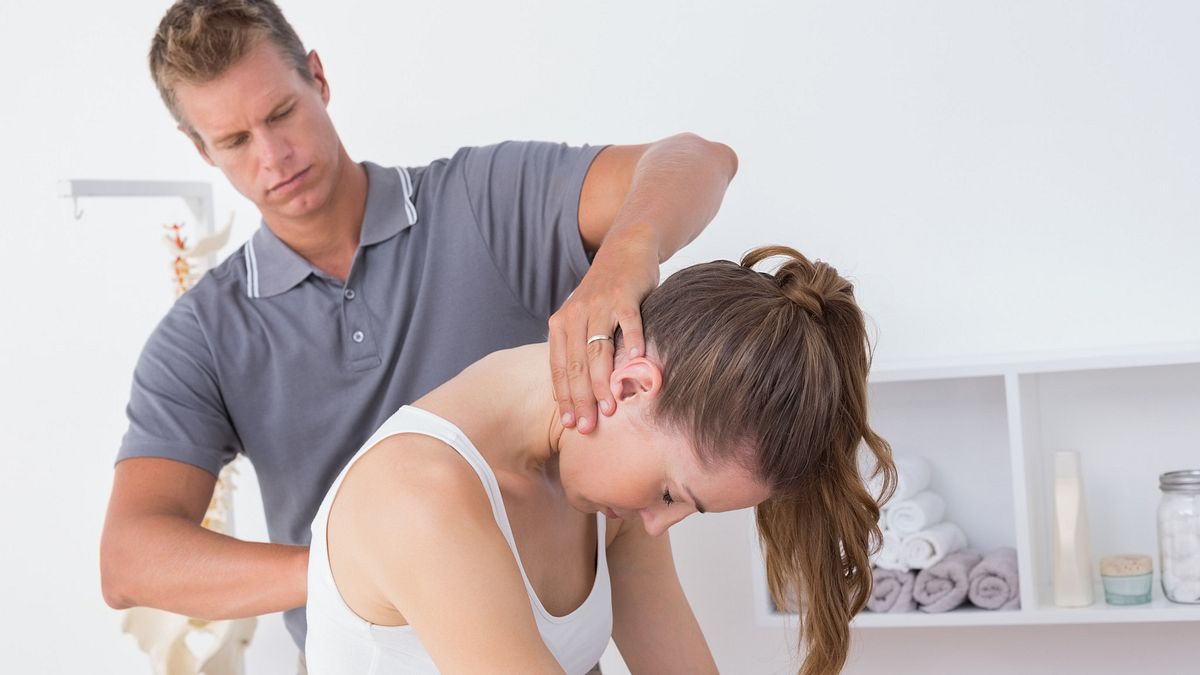 Penyebab Sakit Leher Kiri, Kanan, Belakang dan Cara Mengobat Sakit  Leher