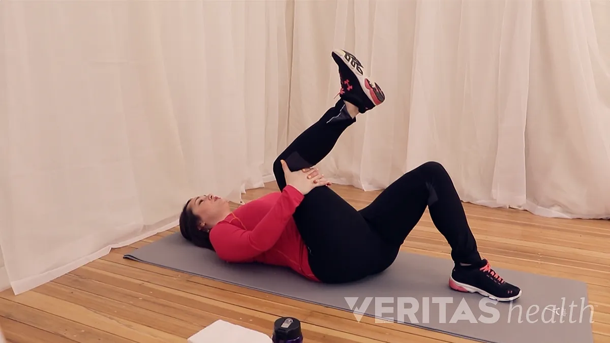 Video: Single Knee to Chest SI Joint Stretch