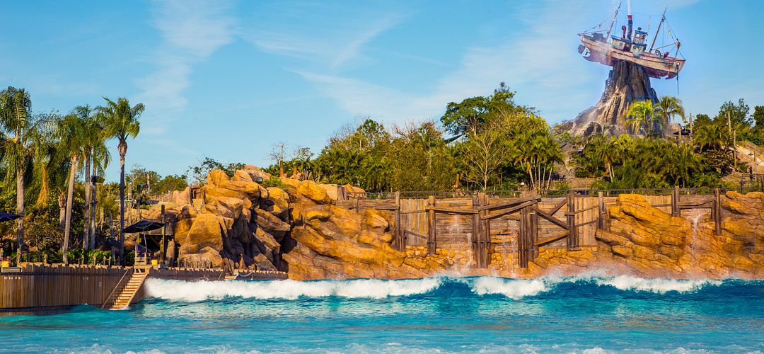 Piscina de ondas do Typhoon Lagoon Piscina de ondas no Typhoon Lagoon do Walt Disney World Resort em Orlando, Flórida.
