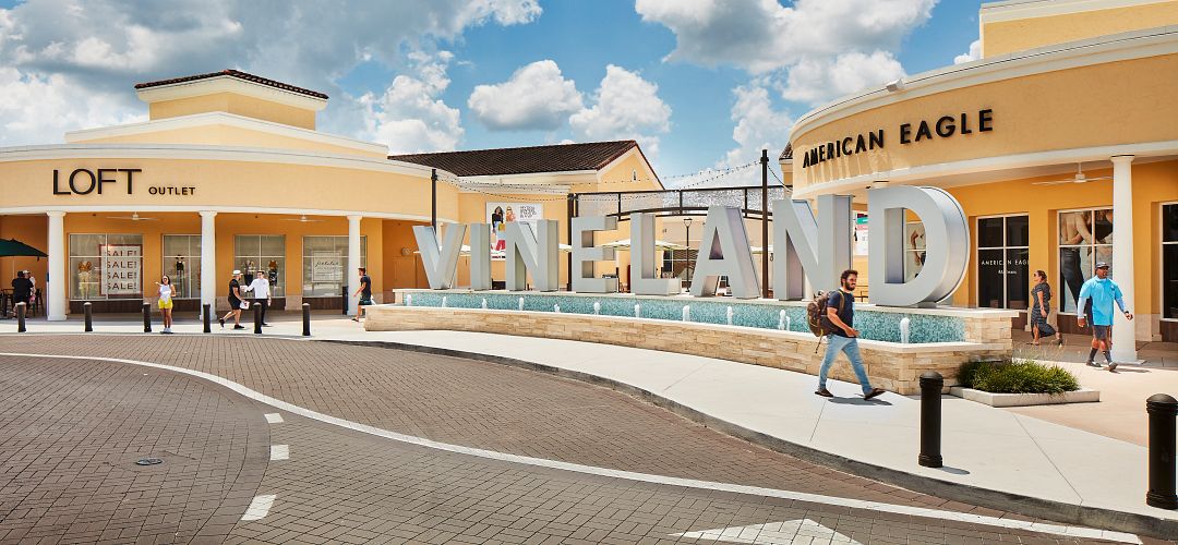 Tommy Hilfiger at Orlando Vineland Premium Outlets® - A Shopping Center in  Orlando, FL - A Simon Property