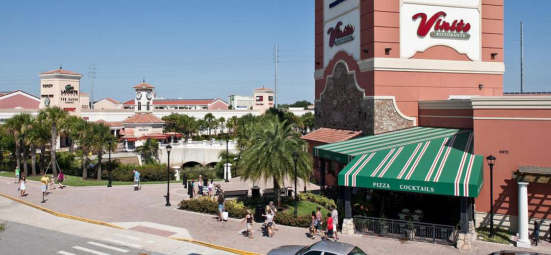Orlando Premium Outlets People walking at Orlando Premium Outlets