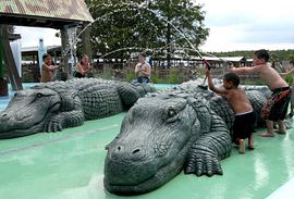 Kids playing at the Gator Gully Splash Park at Gatorland Orlando
