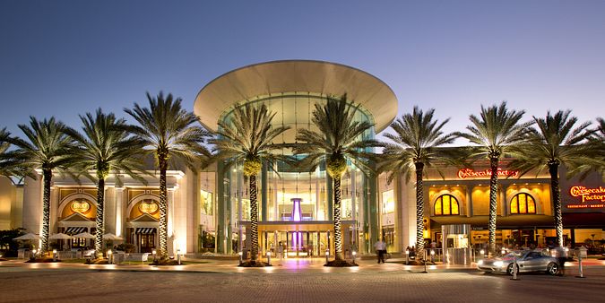 7893_main_entrance1.jpg