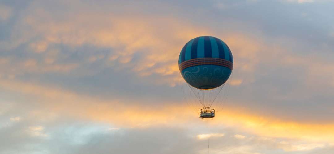 Paseo en globo de helio Paseo en globo de helio al atardecer en Disney Springs