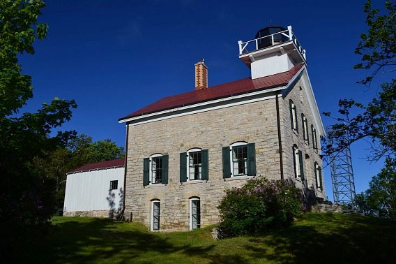 Rock-island-lighthouse.jpeg