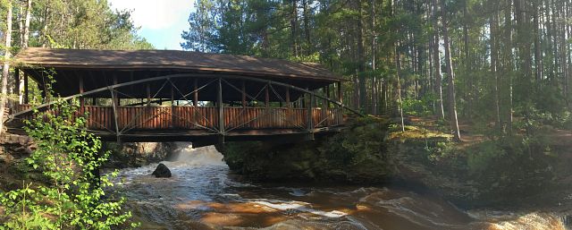 Amnicnon-Falls-covered-bridge.jpeg