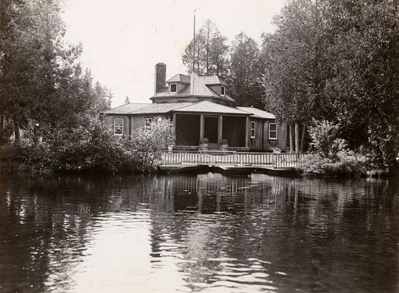 historic photo of Henry Clay Pierce estate on Brule River