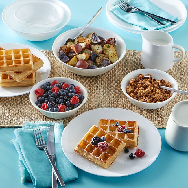 Winter Frost White 10-piece Dinnerware Set, Service for 4