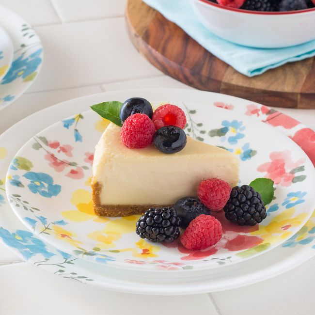 Cheerful Garden Dinnerware Set, Service for 4