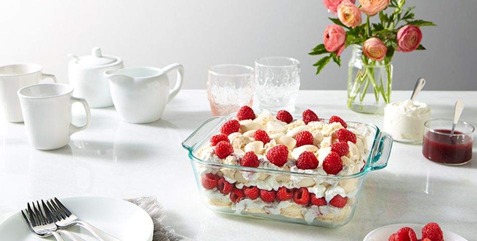 https://embed.widencdn.net/img/worldkitchen/9aws2s7ecm/950x480px/1134490_PY_Storage_Lifestyle_Feature-FW-Mobile_Deep-Dish_8x8-Eton-Mess_1.jpg