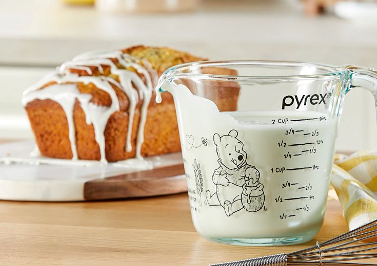 NEW Winnie the Pooh Measuring Cup and Measuring Spoons