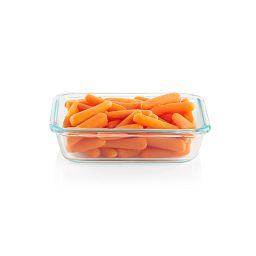Total Solution Pyrex 4-cup rectangle Glass Food Storage with baby carrots inside