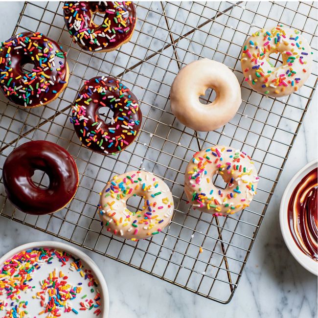 https://embed.widencdn.net/img/worldkitchen/ieupzyxce3/650x650px/Glazed-Buttermilk-Donuts-5-7-21.jpeg